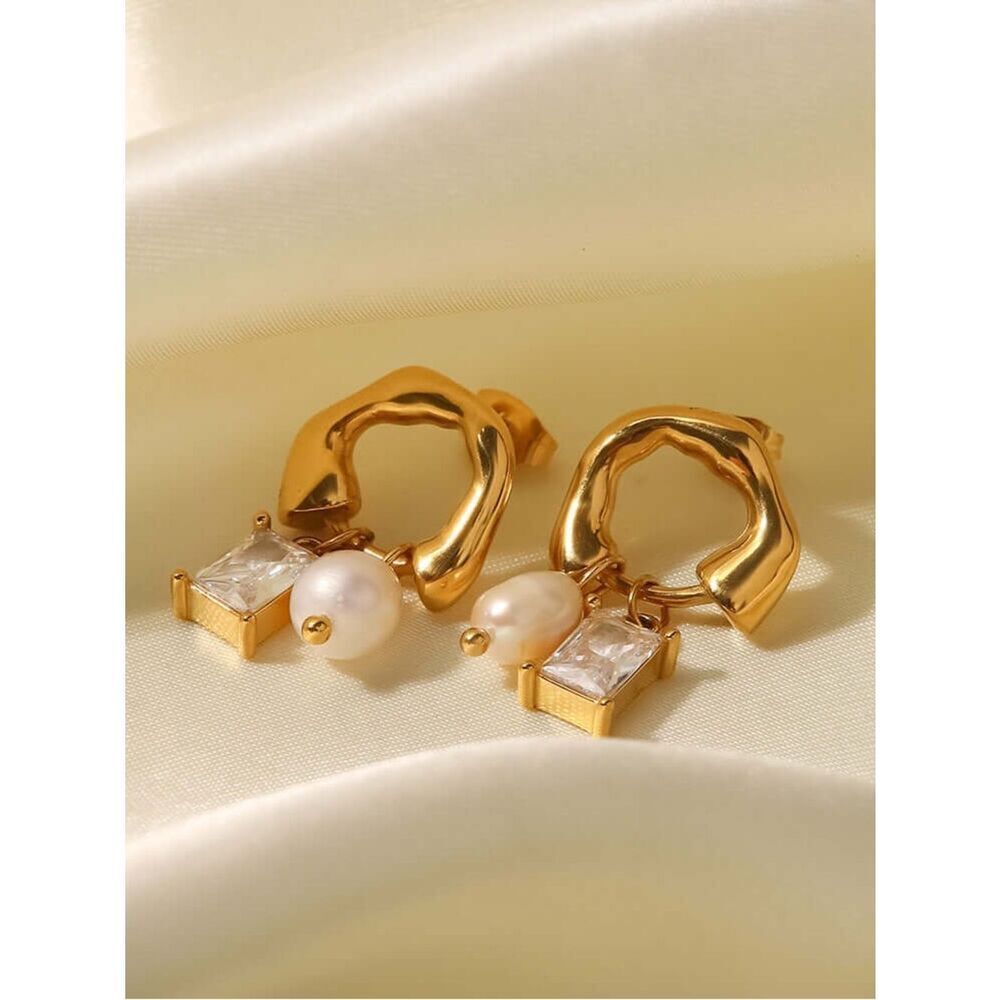 Diamond pearl hoop earrings Q1028